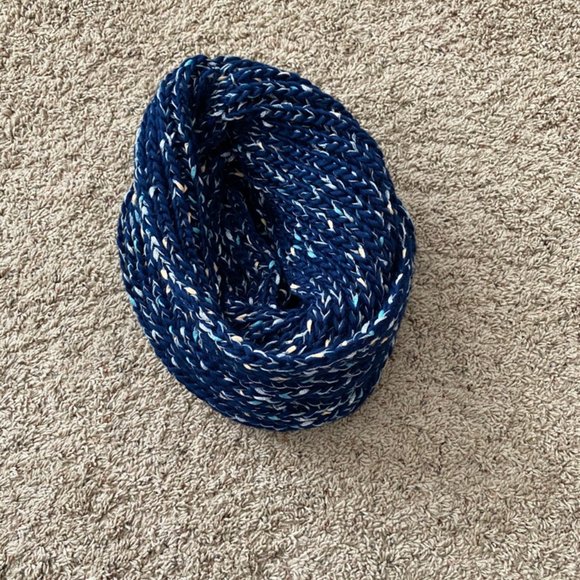 Accessories - Infiniti Knit Scarf